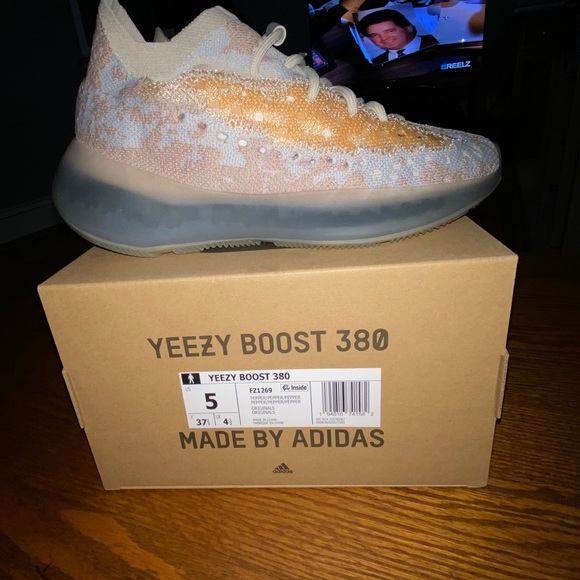 Size 5 Yeezy Pepper 380’s - Picture 3 of 5